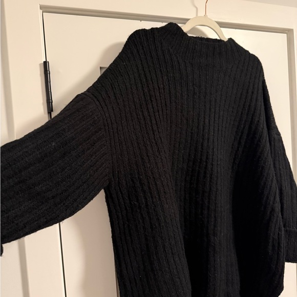 Old Navy Charcoal Ribbed Turtleneck Sweater - Picture 2 of 5